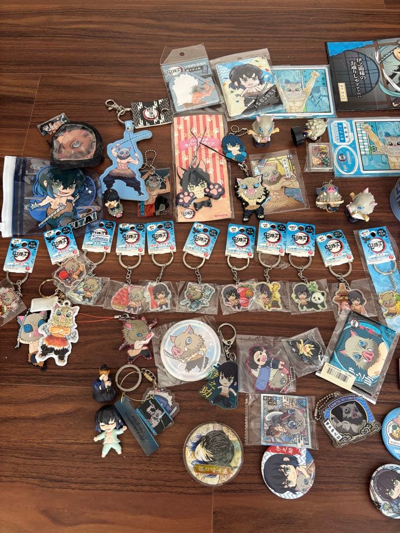 鬼滅の刃　嘴平伊之助　グッズ 120点以上　まとめ売り