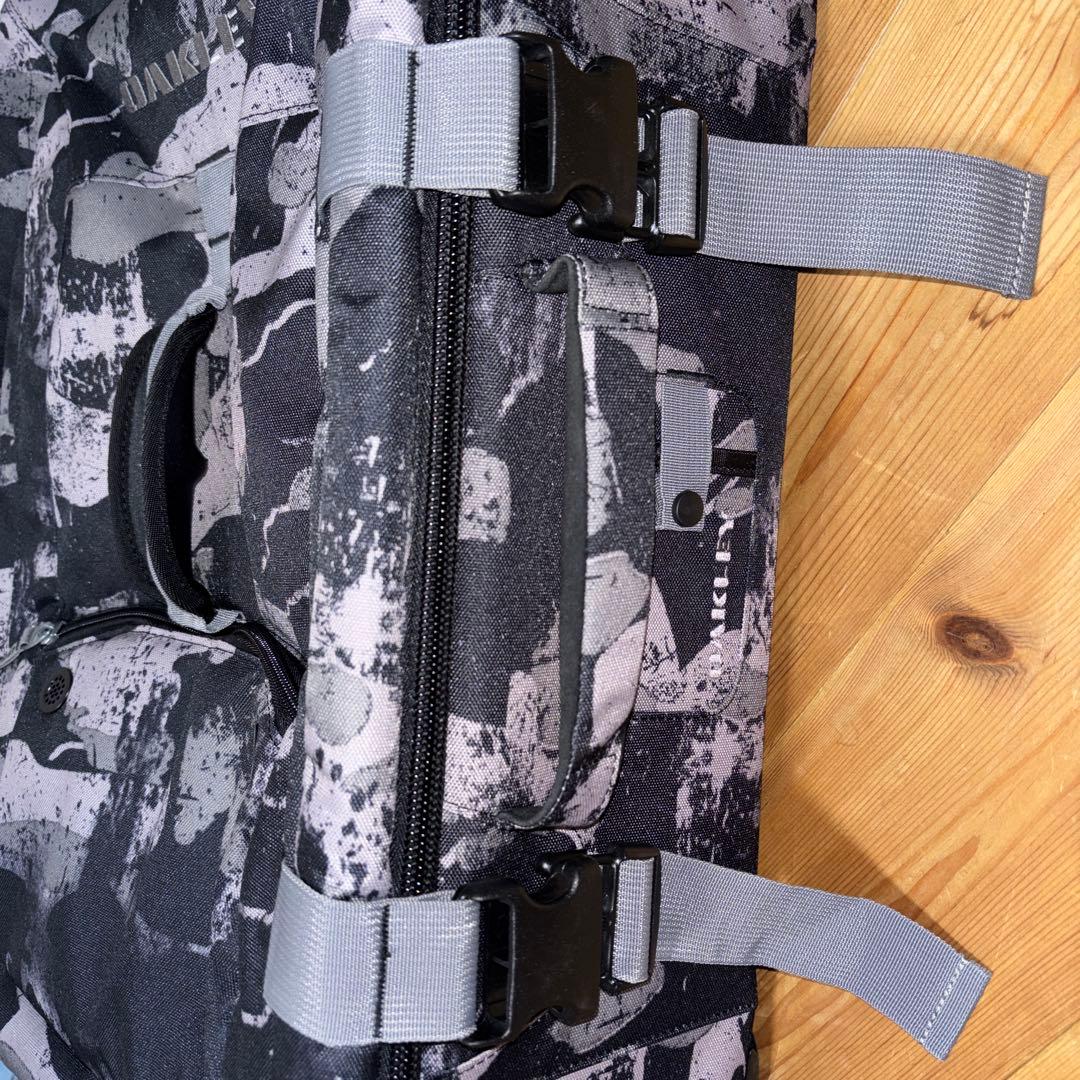 OAKLEY 迷彩柄 キャリーケース