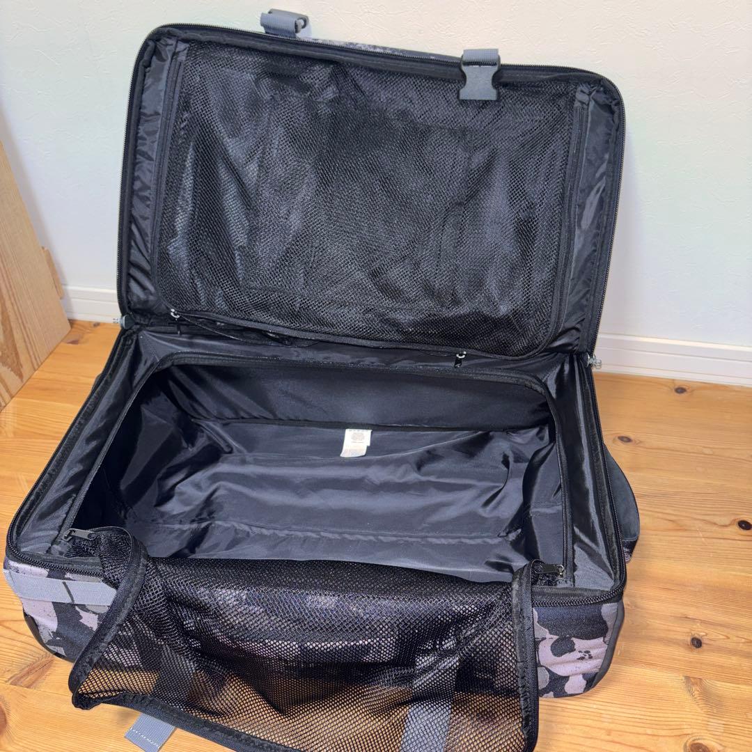 OAKLEY 迷彩柄 キャリーケース