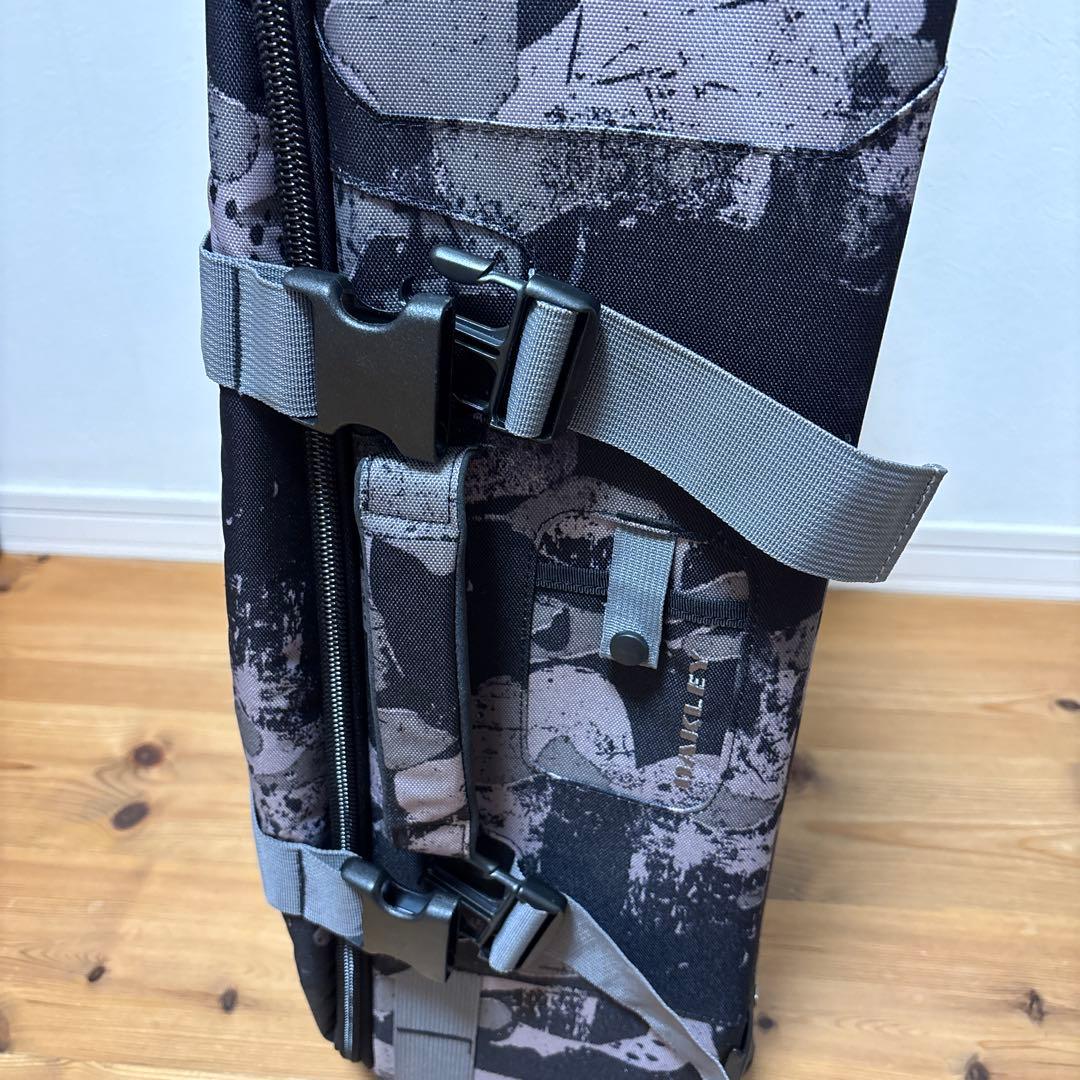 OAKLEY 迷彩柄 キャリーケース