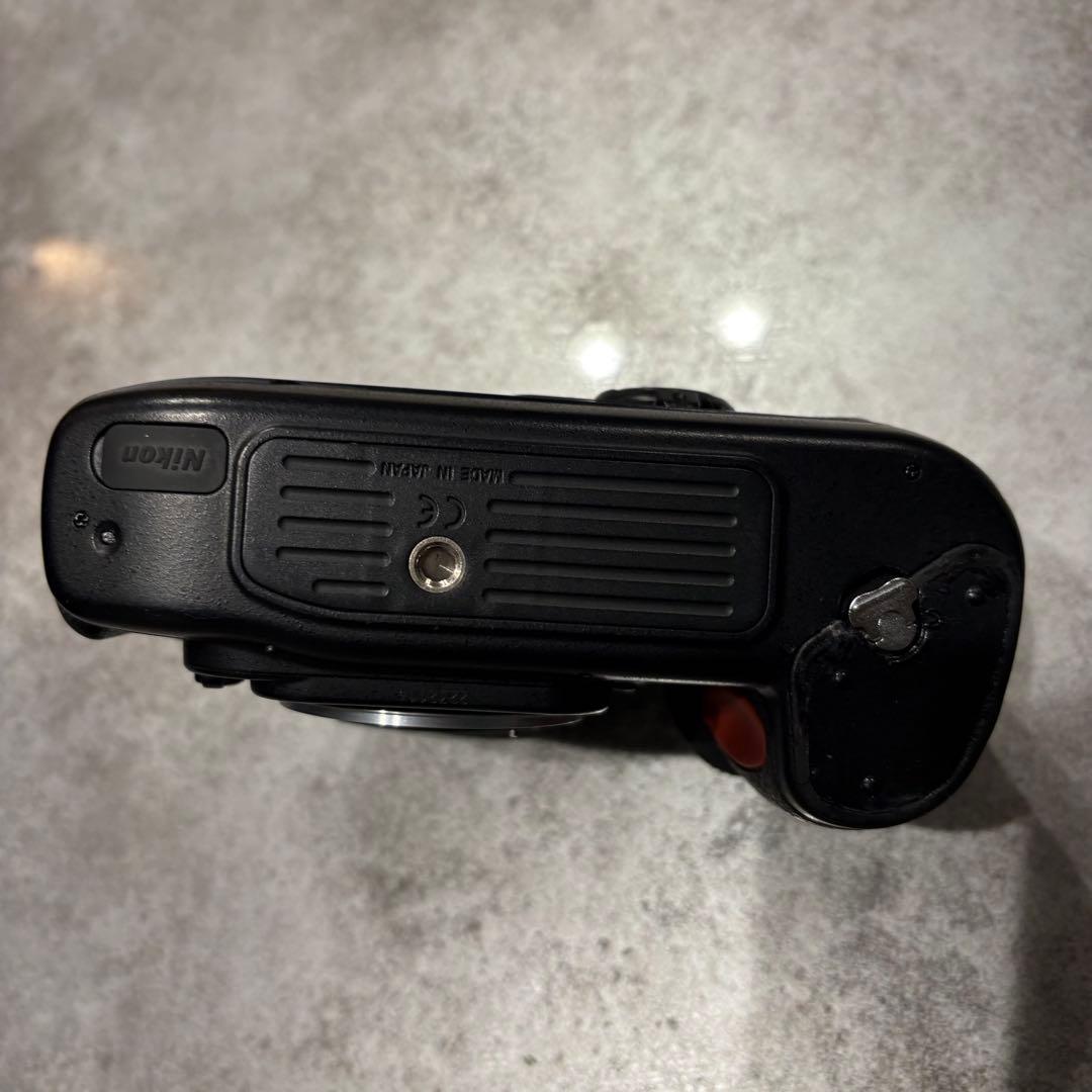 Nikon F100 フィルム一眼レフカメラ