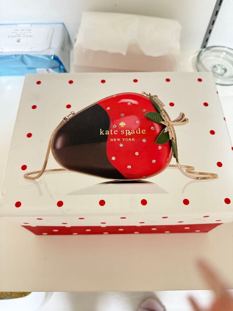 ケイトスペード　いちご型かクラッチバッグ