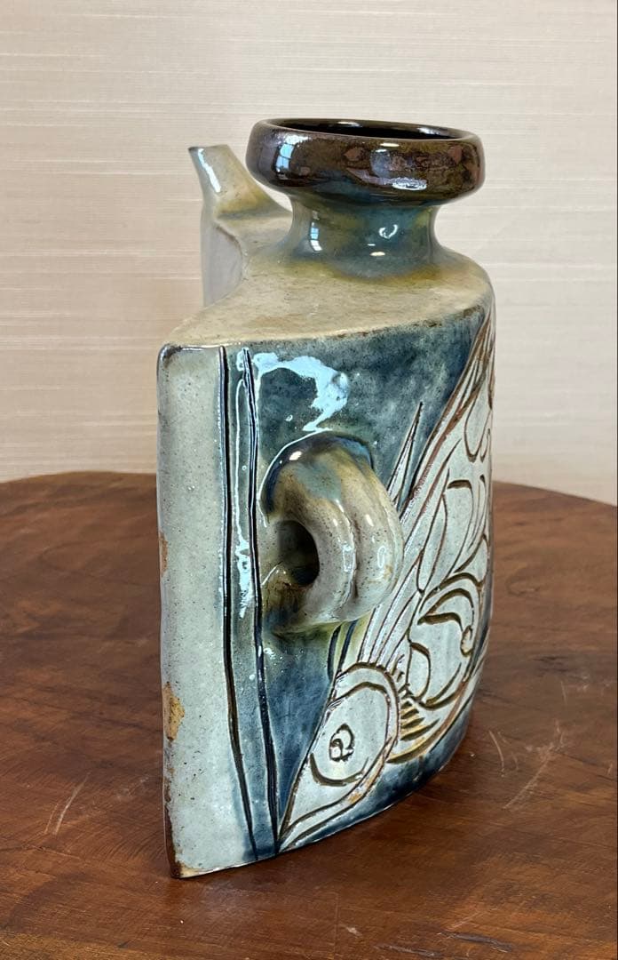 魚文抱瓶　金城次郎　人間国宝　壺屋焼　箱付き　未使用　草色
