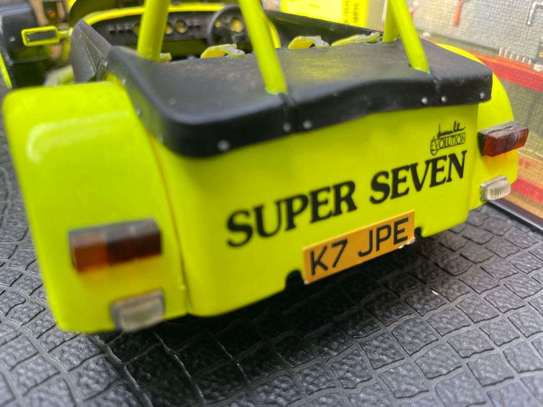 KYOSHO CATERHAM SUPER 7 1:18 ダイキャスト