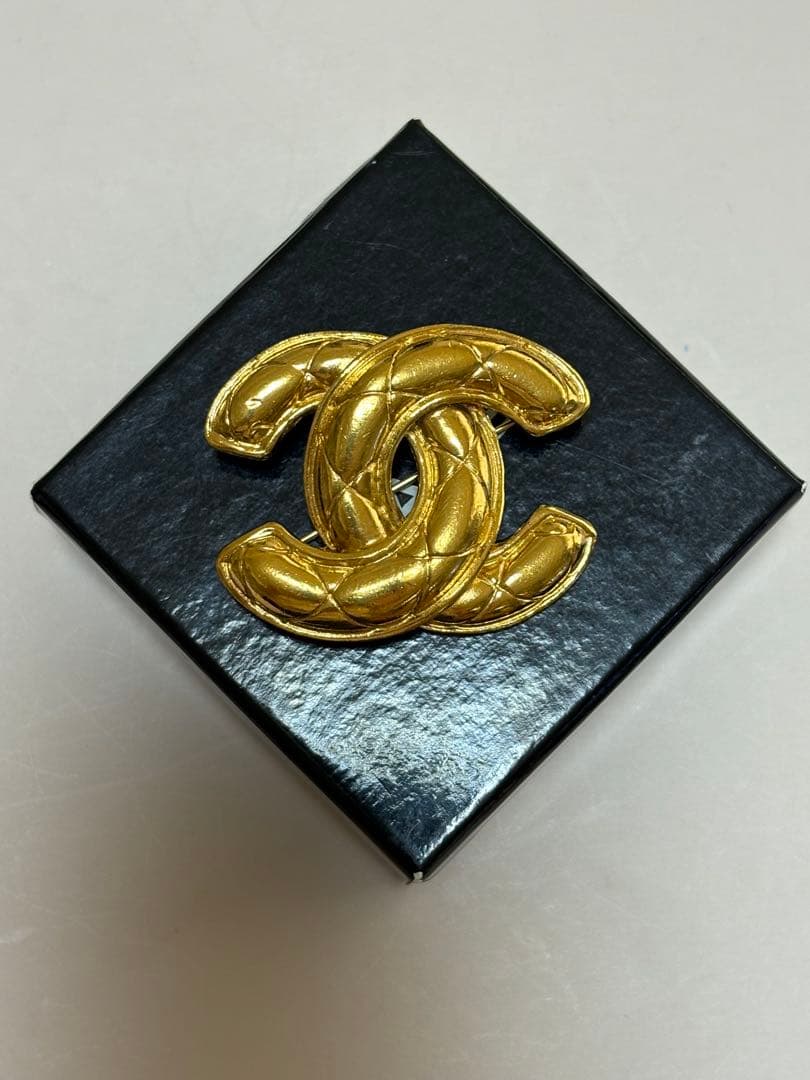 CHANEL マトラッセ　ブローチ