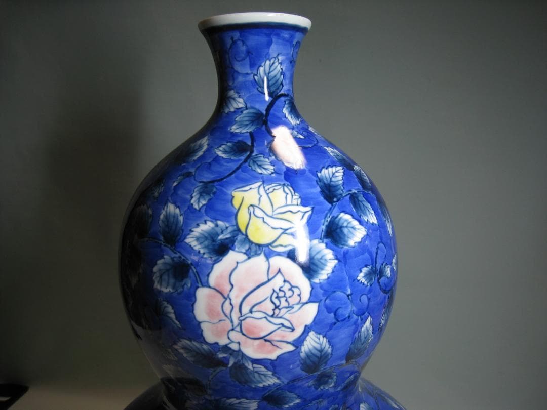 伊万里焼【色絵薔薇唐草文花瓶】森正洋（まさひろ作）高さ約46㎝