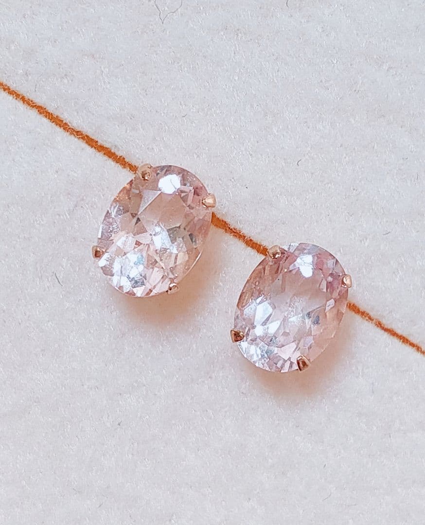 新入荷 未使用品 k18 天然モルガナイト ピアス