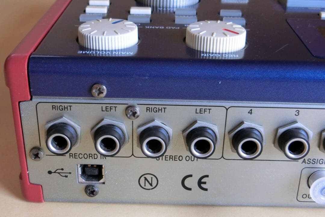 DJ機材 AKAI MPC1000