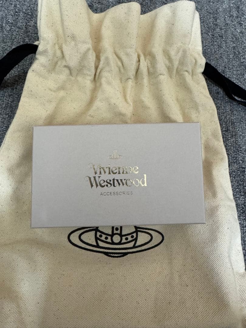 プロフィール Vivienne Westwood ブラックキーケース