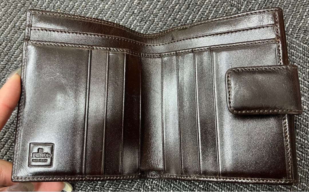 FENDI 二つ折り財布 ブラウン/ブラック