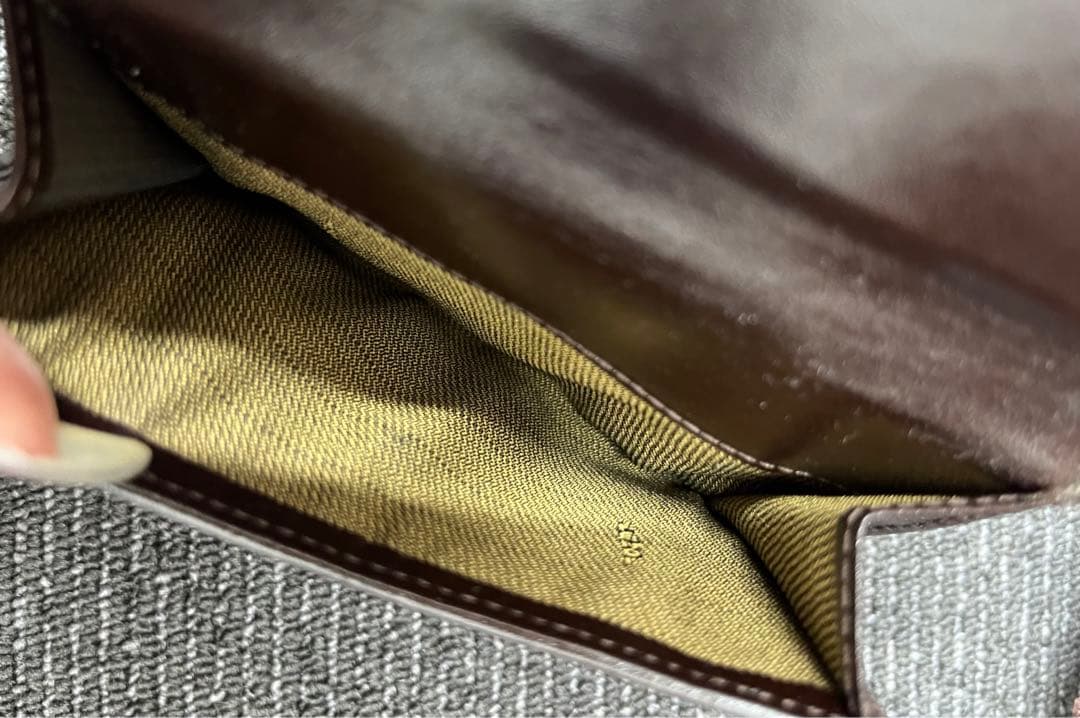 FENDI 二つ折り財布 ブラウン/ブラック