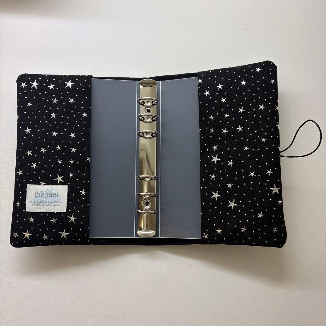 バインダーカバー　ブラック　星　A6 韓国　貯金