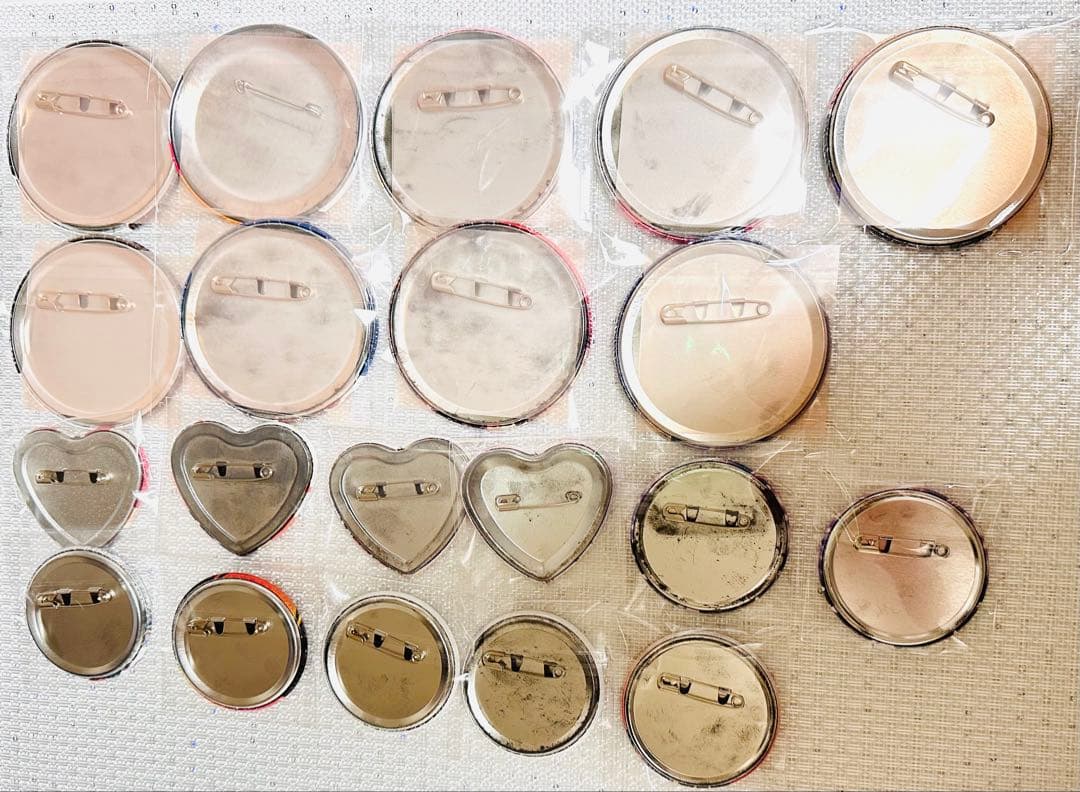 ピタドル マジフォー アトム Rejet 缶バッジ