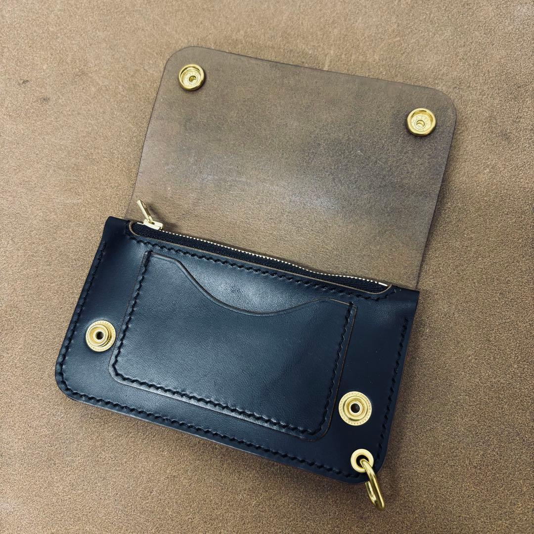 ホースバット　トラッカーウォレット　ミドル　黒　茶心　3層　MARYAM