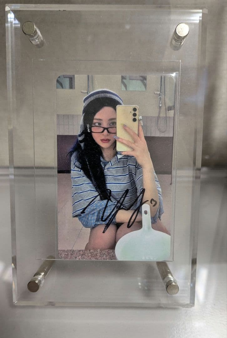 LE SSERAFIM 'CRAZY' 直筆サイン入りフォトカード