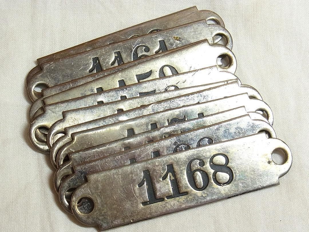 ヴィンテージ 金属ナンバープレート タグ １１枚 USA ／ルーム／ロッカー