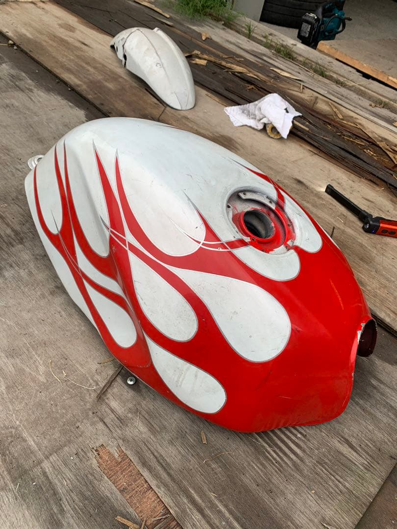 バリオス 1型 ガソリンタンク フューエルタンク タンク ZR250A