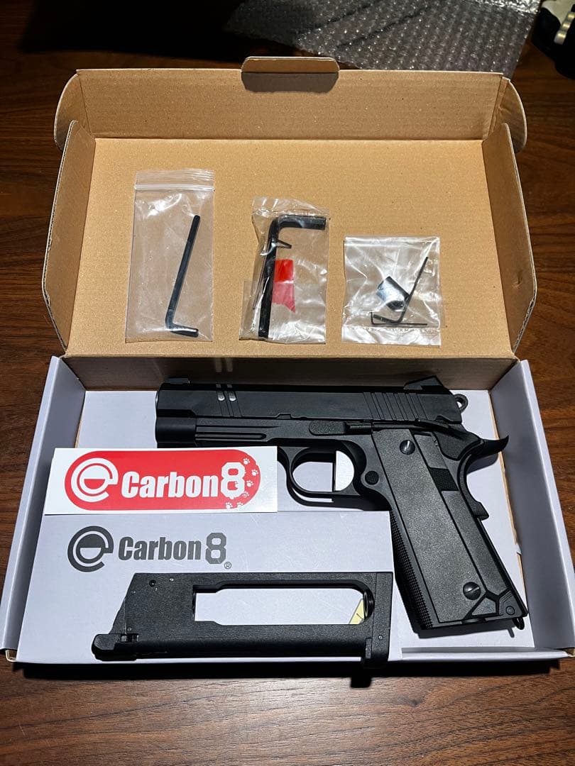 Carbon8 HELLCAT 4.3 ガスガン　マガジン2本、ガス48本付き