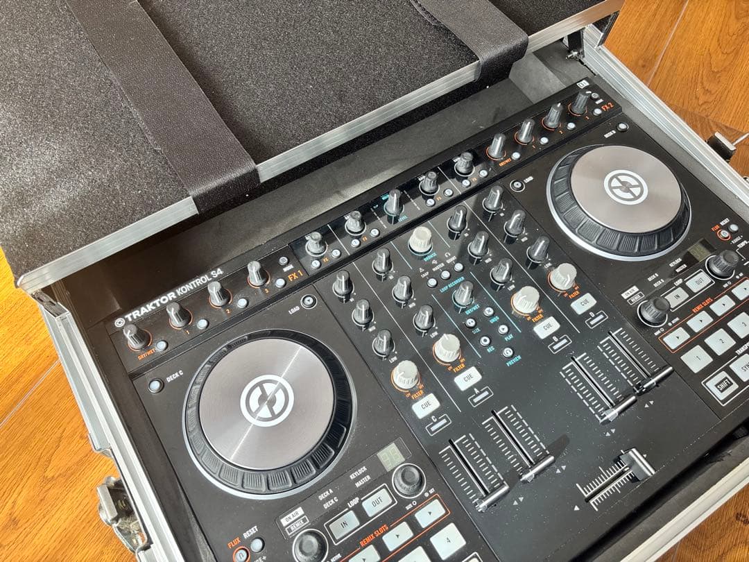 TRAKTOR KONTROL S2 フライトケース付き 未使用