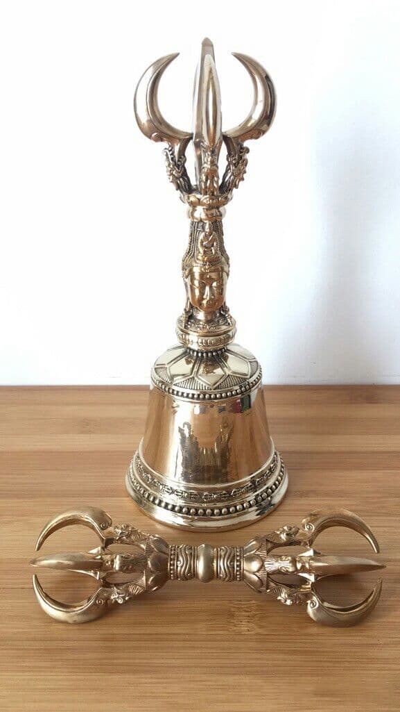 【修縁堂】密教法器 阿嵯耶観音金剛鈴 持鈴 鐘 仏教法具 真鍮製 22cm