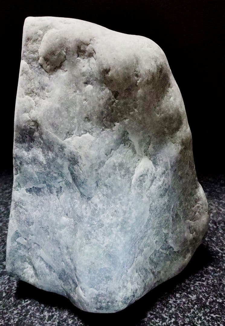 ★翡翠原石★糸魚川硬玉【小滝・切り出し3.3kg】