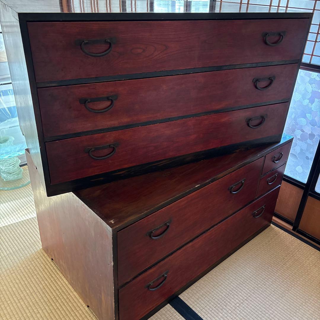 アンティーク　飴色のツヤ美しいシンプル和箪笥　たっぷり収納