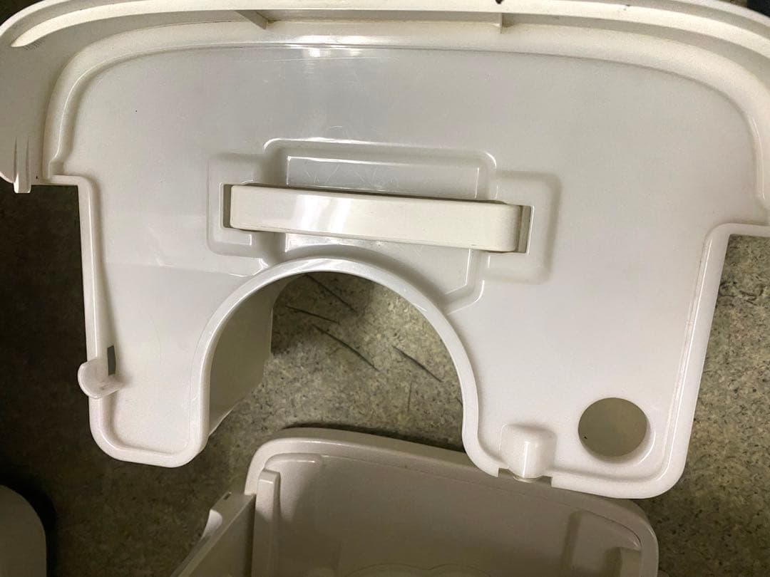 新品フィルター付き　アイリスオーヤマ　空気清浄機能付 除湿機