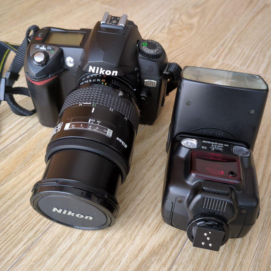 ニコンデジタル一眼レフD-70 　オートフォーカス　ストロボ・充電器・ケース付き