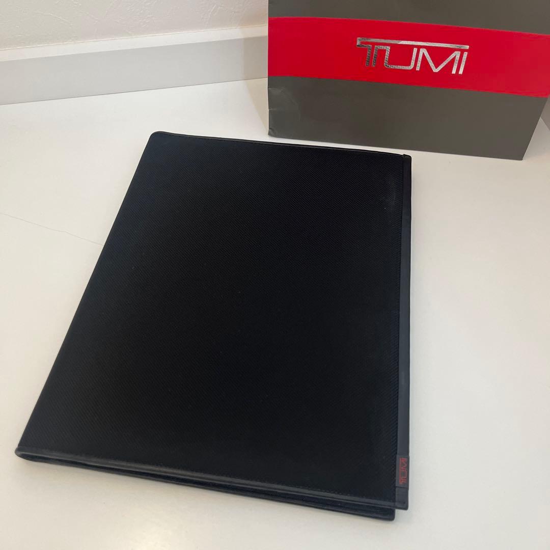 極々レア品！TUMIトゥミのA4サイズのバインダー・フォルダー