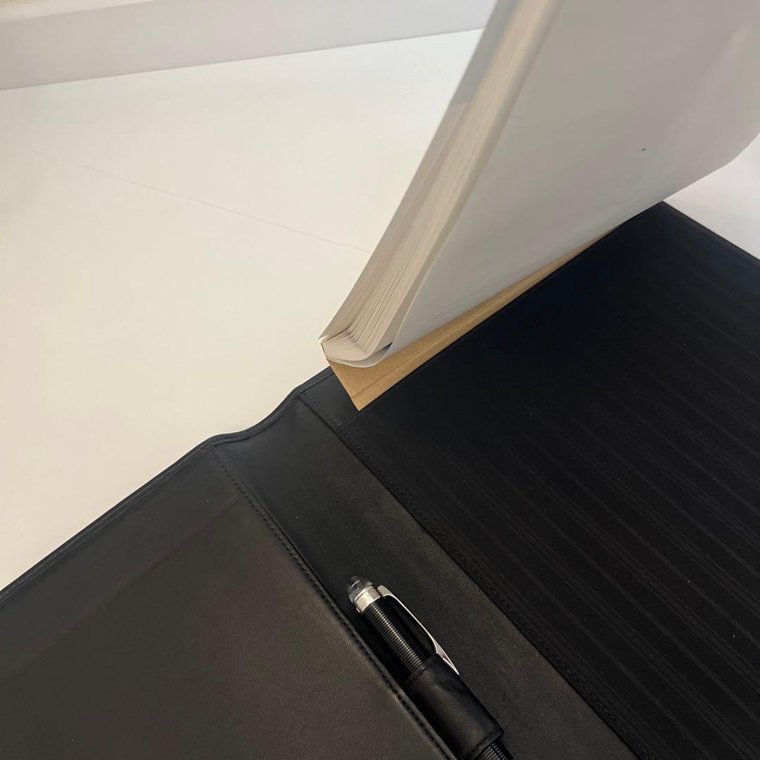 極々レア品！TUMIトゥミのA4サイズのバインダー・フォルダー