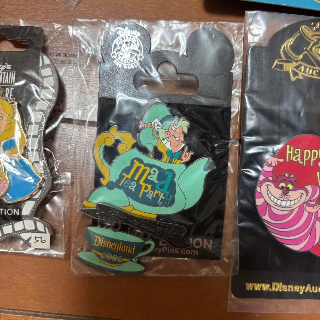 【新品未使用】不思議の国のアリス 海外ディズニー ピンバッジ ❶