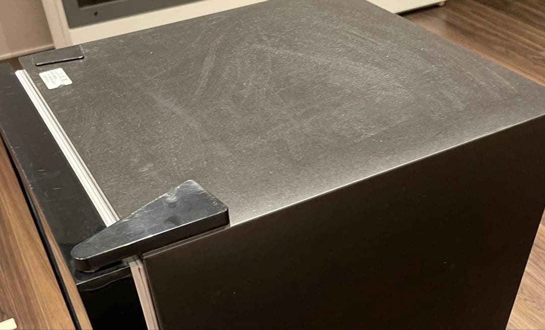 前面ガラスの小さめ冷蔵庫！