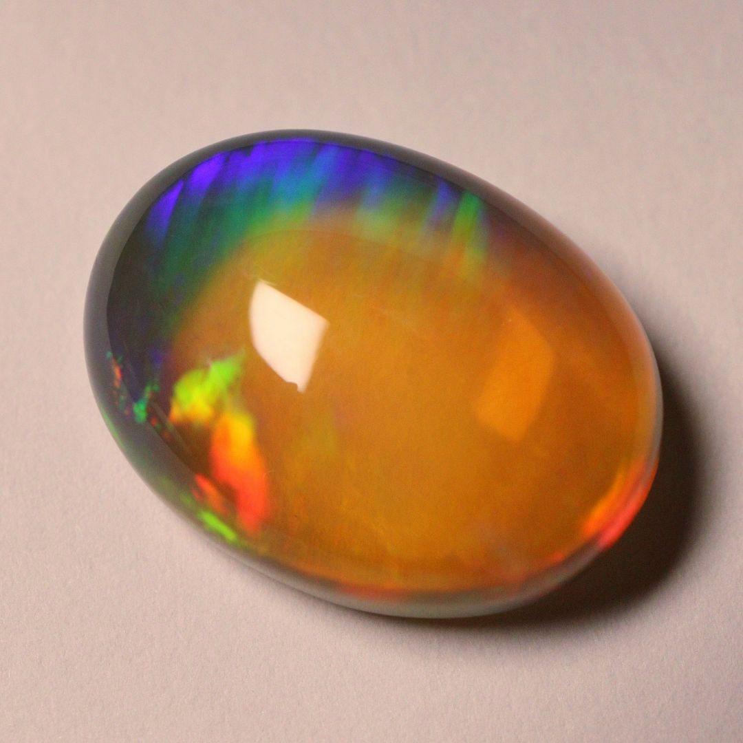 珍しい透明感 ウェロー産 ブラックオパール 無染色11.37ct W007