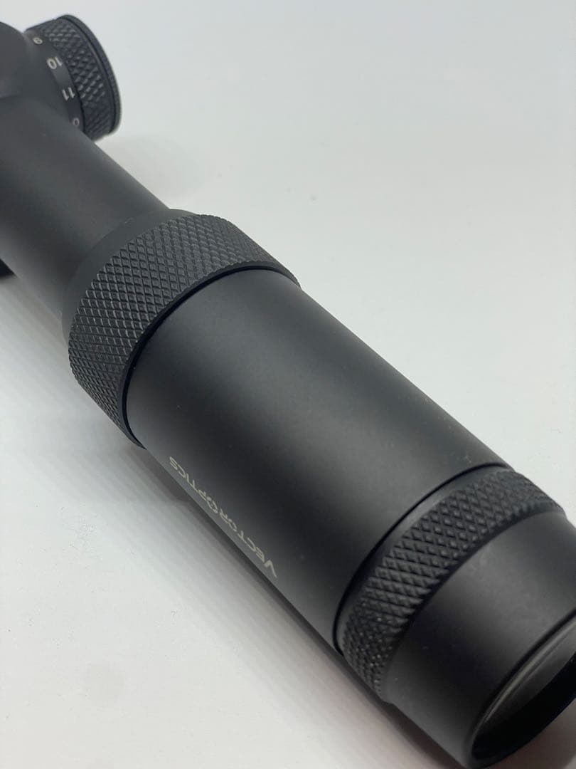 【美品です】ベクター オプティクス Vector Optics Forester