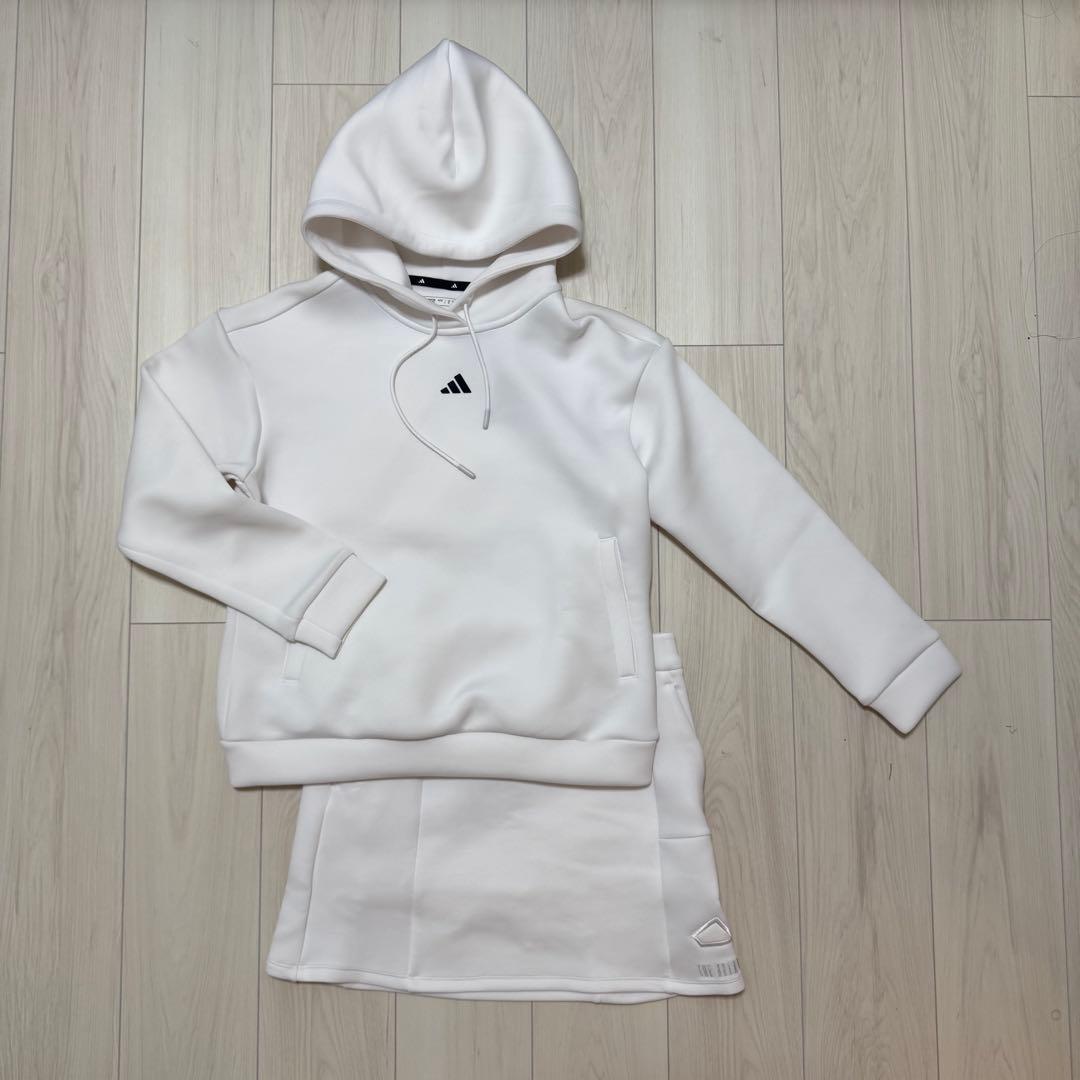 新品 ダンボールニット　セットアップ 白　ビッグロゴ　秋冬　フーディ　スカート