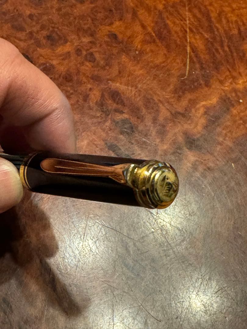 ペリカン高級万年筆14K緑縞　スーべレーン　ジャンクにて