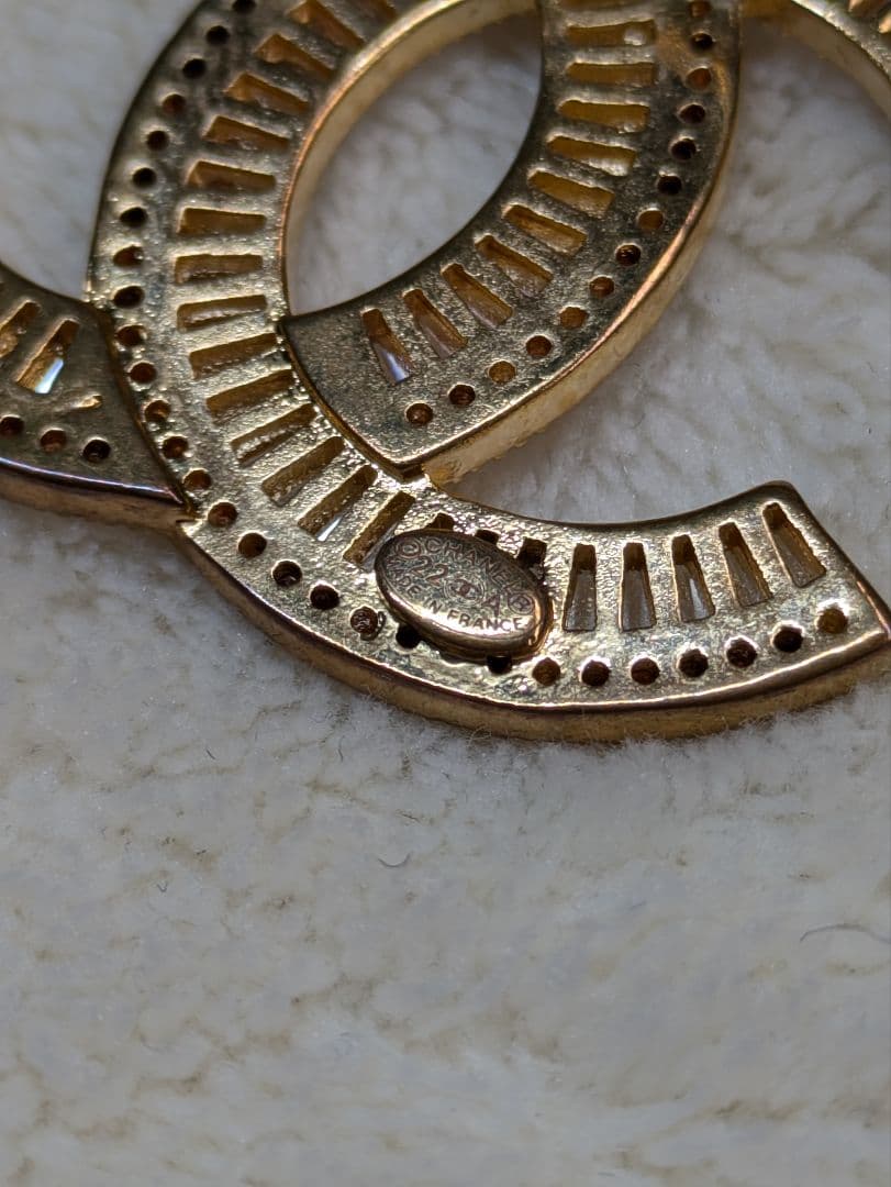 シャネル　ヴィンテージ　ブローチ　ラインストーン　ビンテージ　ゴールド