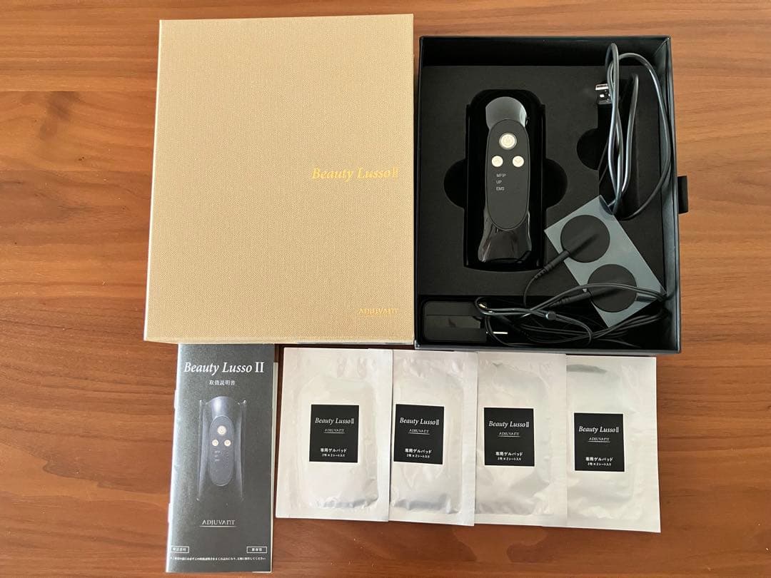 アジュバン　Beauty Lusso II 美顔器