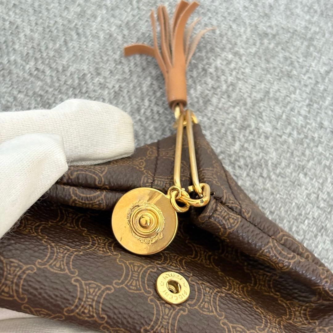 【美品】セリーヌ 三角ケース マカダム 馬車金具ブラウン小銭入れ 183