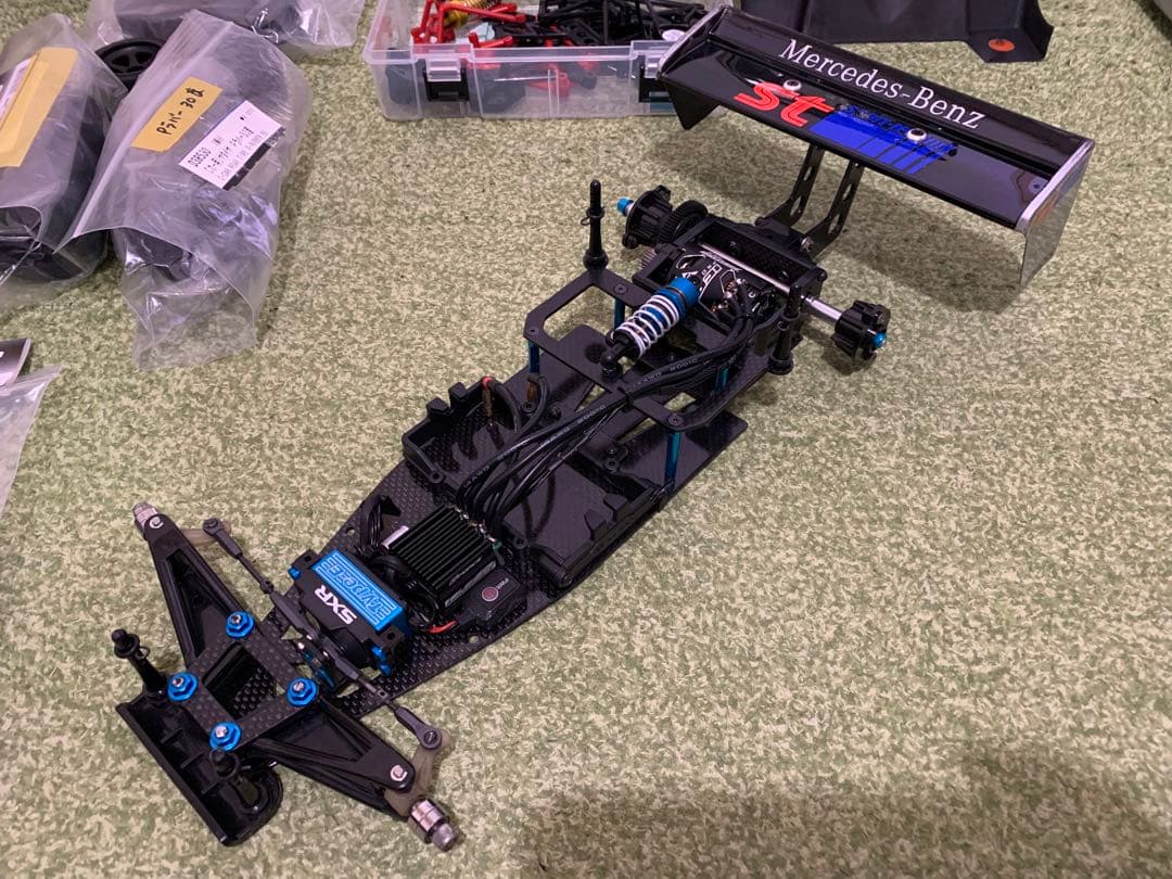 タミヤCカー★メルセデス★カスタムカーボン、サーボ、ブラシレス、スペアパーツ付き