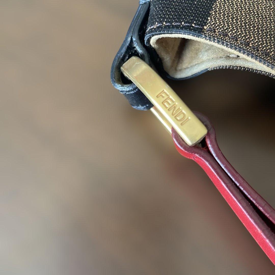 FENDI ストライプキャンバスショルダーバッグ