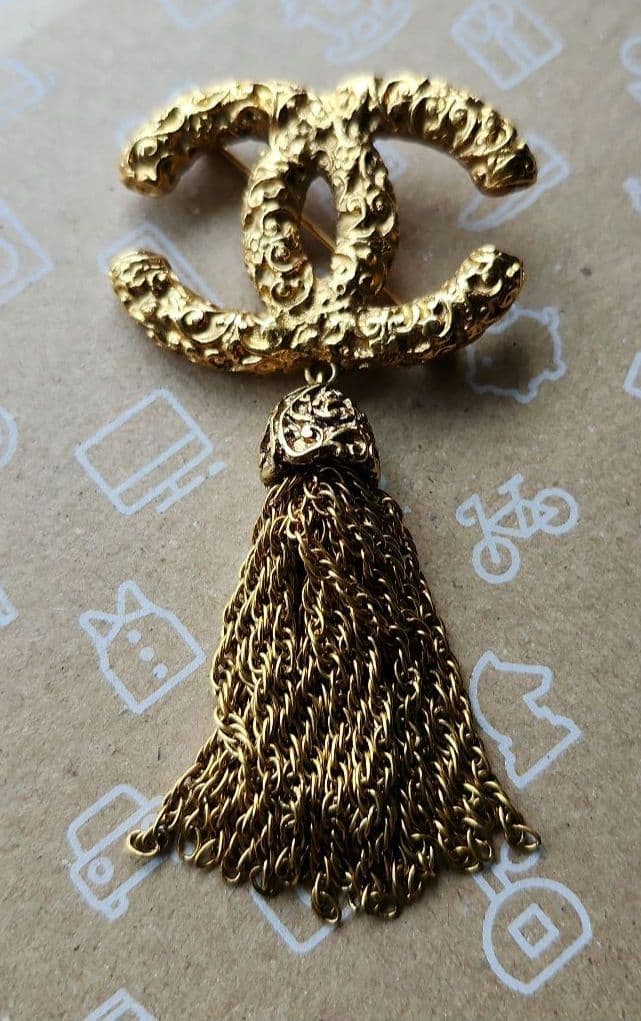 CHANEL シャネル　ブローチ　ココマーク　溶岩