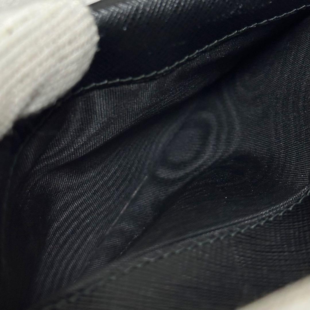 PRADA プラダ　折り財布　ラウンドファスナー　ゴールドロゴ　ブラック