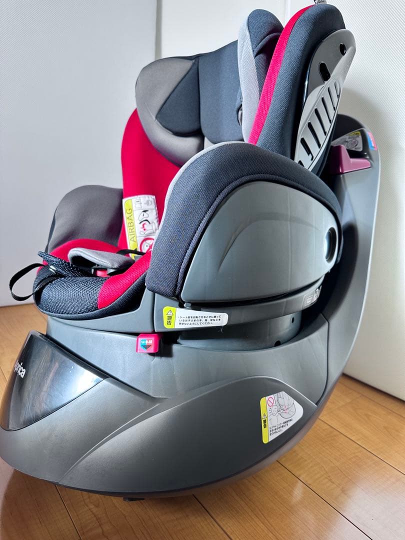 美品Aprica 回転機能付きチャイルドシート