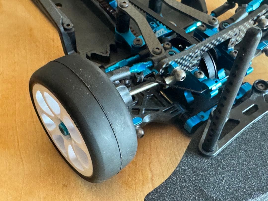 ラジコンカー タミヤTA07 ダンパーなし　ジャンク品