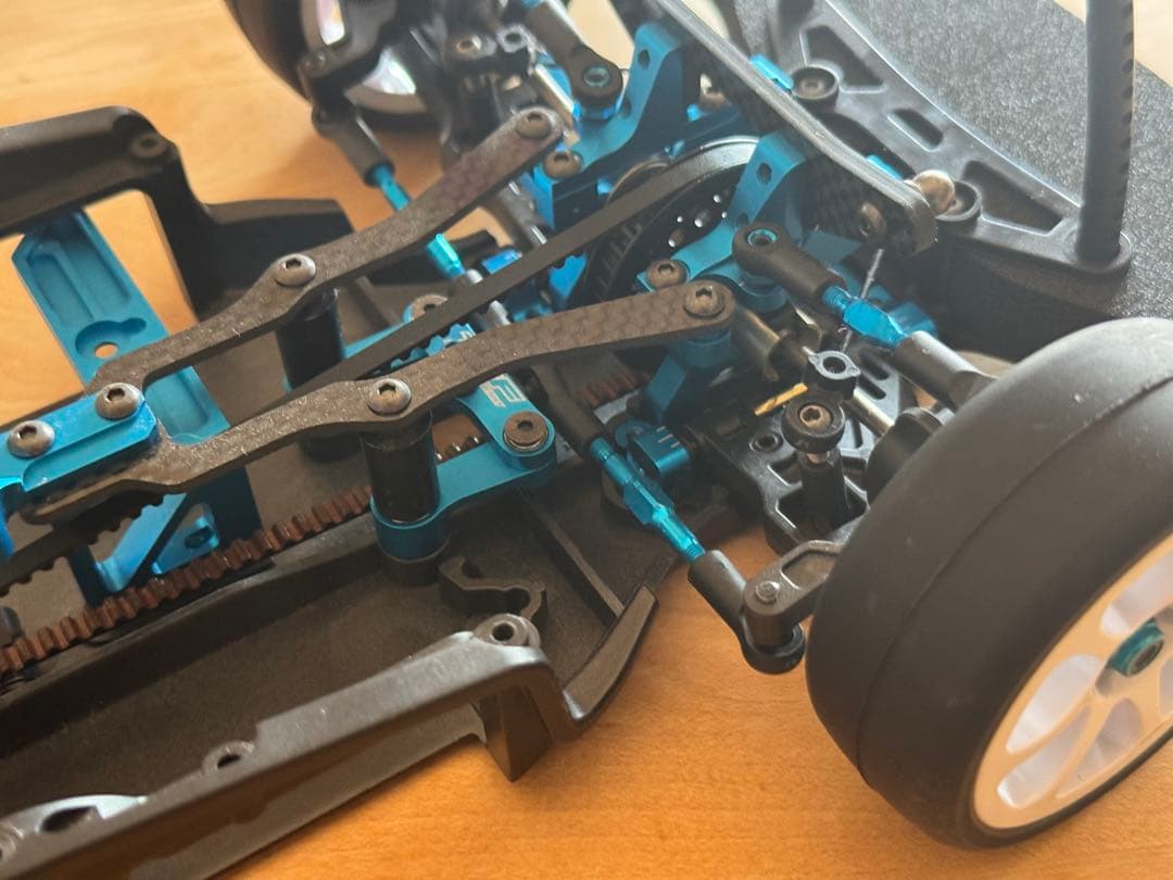 ラジコンカー タミヤTA07 ダンパーなし　ジャンク品