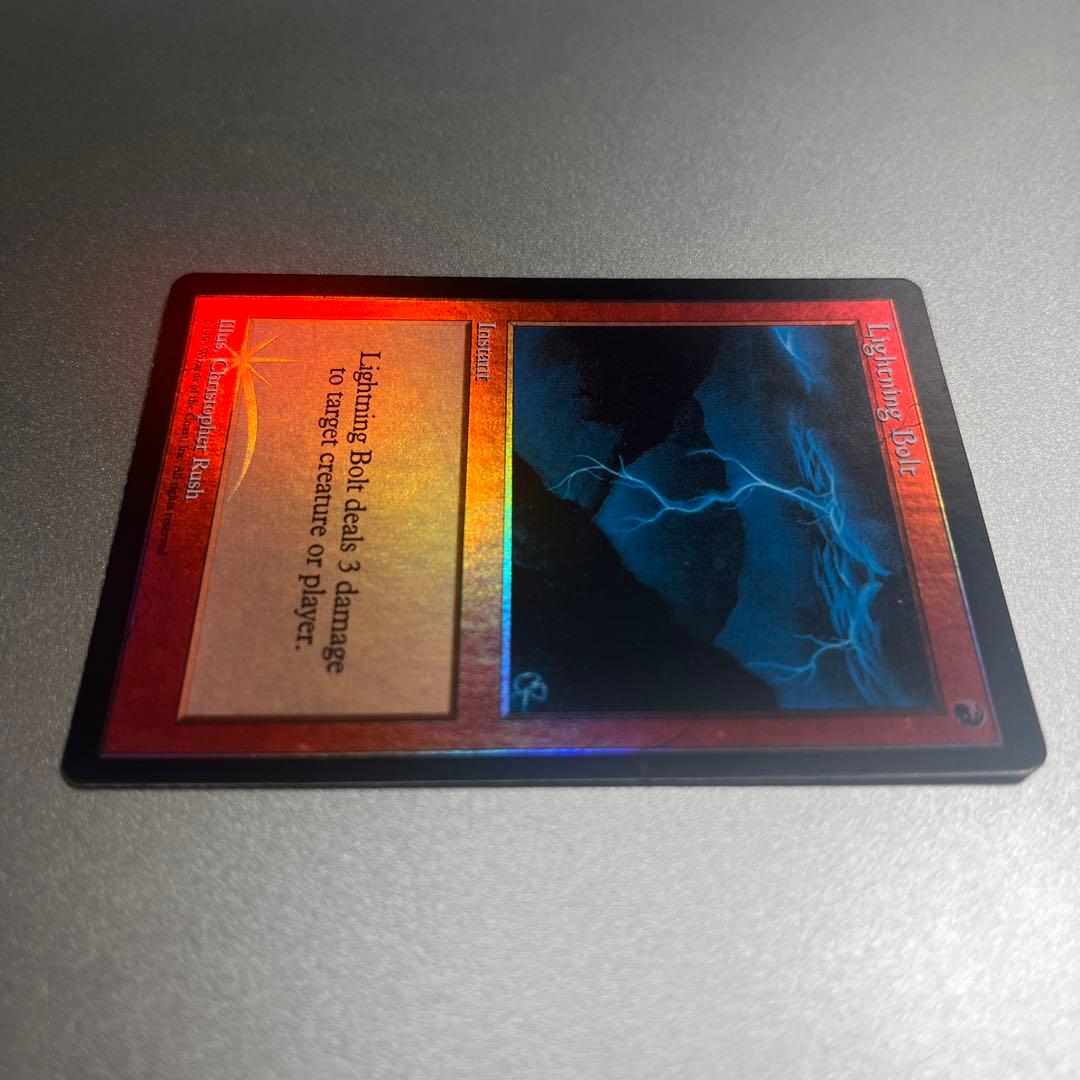 ①MTG foil 《稲妻/Lightning Bolt》(ジャッジ褒賞)旧枠