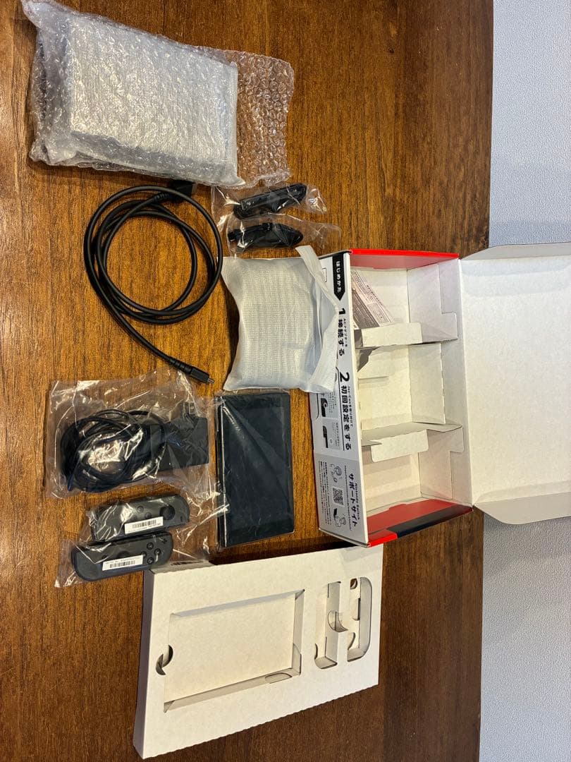 NINTENDO SWITCH（おまけケース付き）