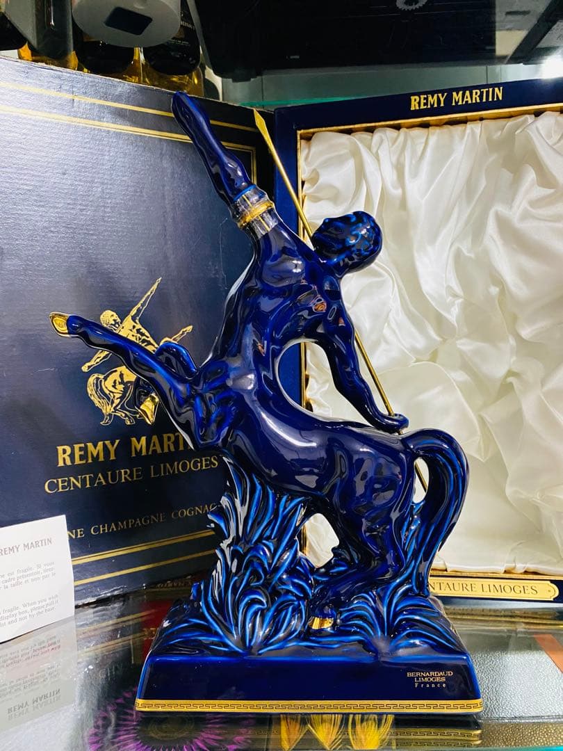 ブランデー REMY MARTIN CENTEAU LIMOGES 700ml.