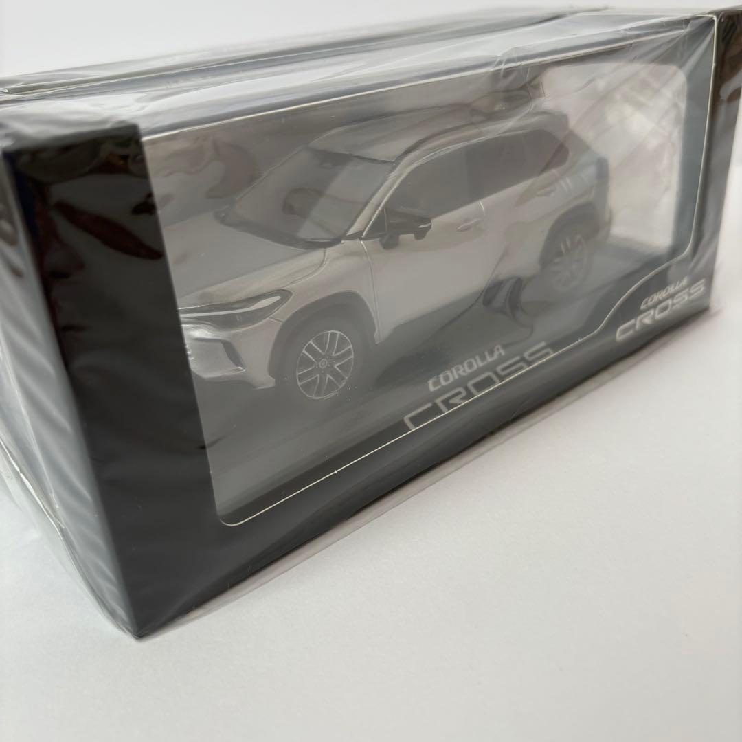 トヨタ博物館購入 新型 カローラクロス 後期 メタルストリームメタリック